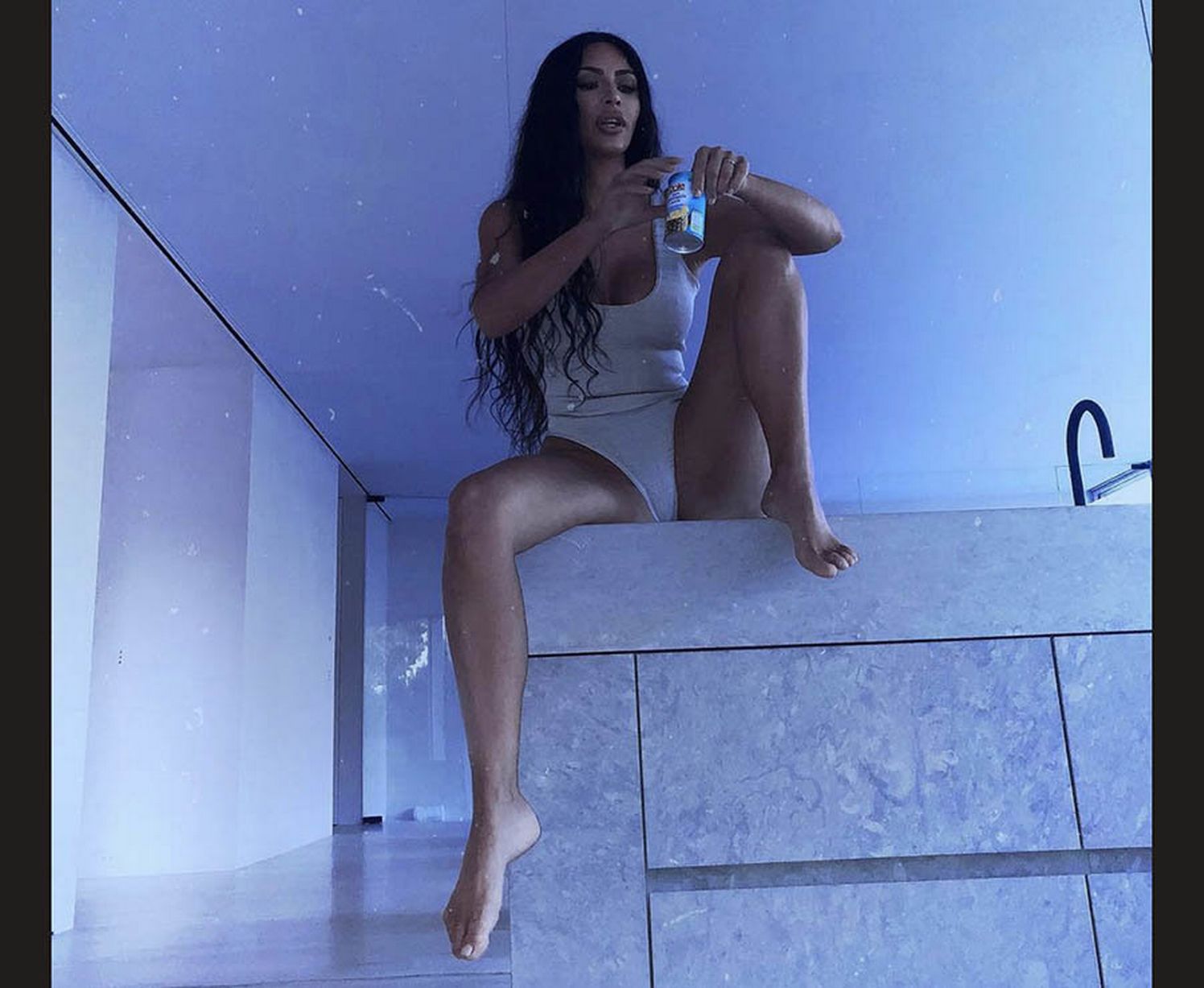Kim Kardashian Sexy Wallpaper photo 20