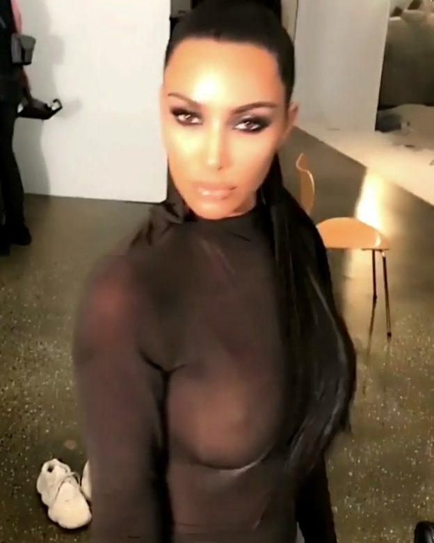 Kim.kardashian Tits photo 8