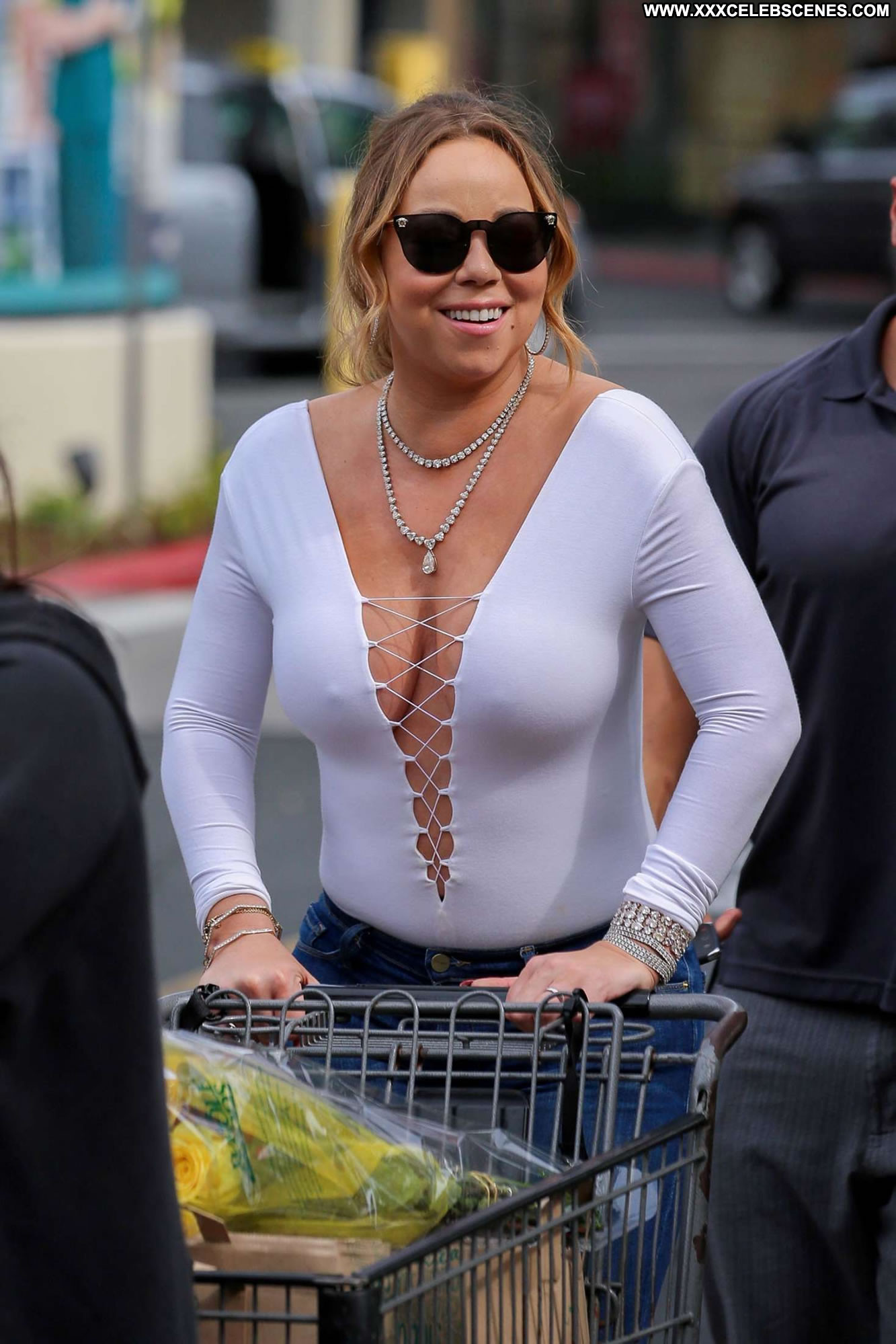 Mariah Carey Boob Pic photo 6