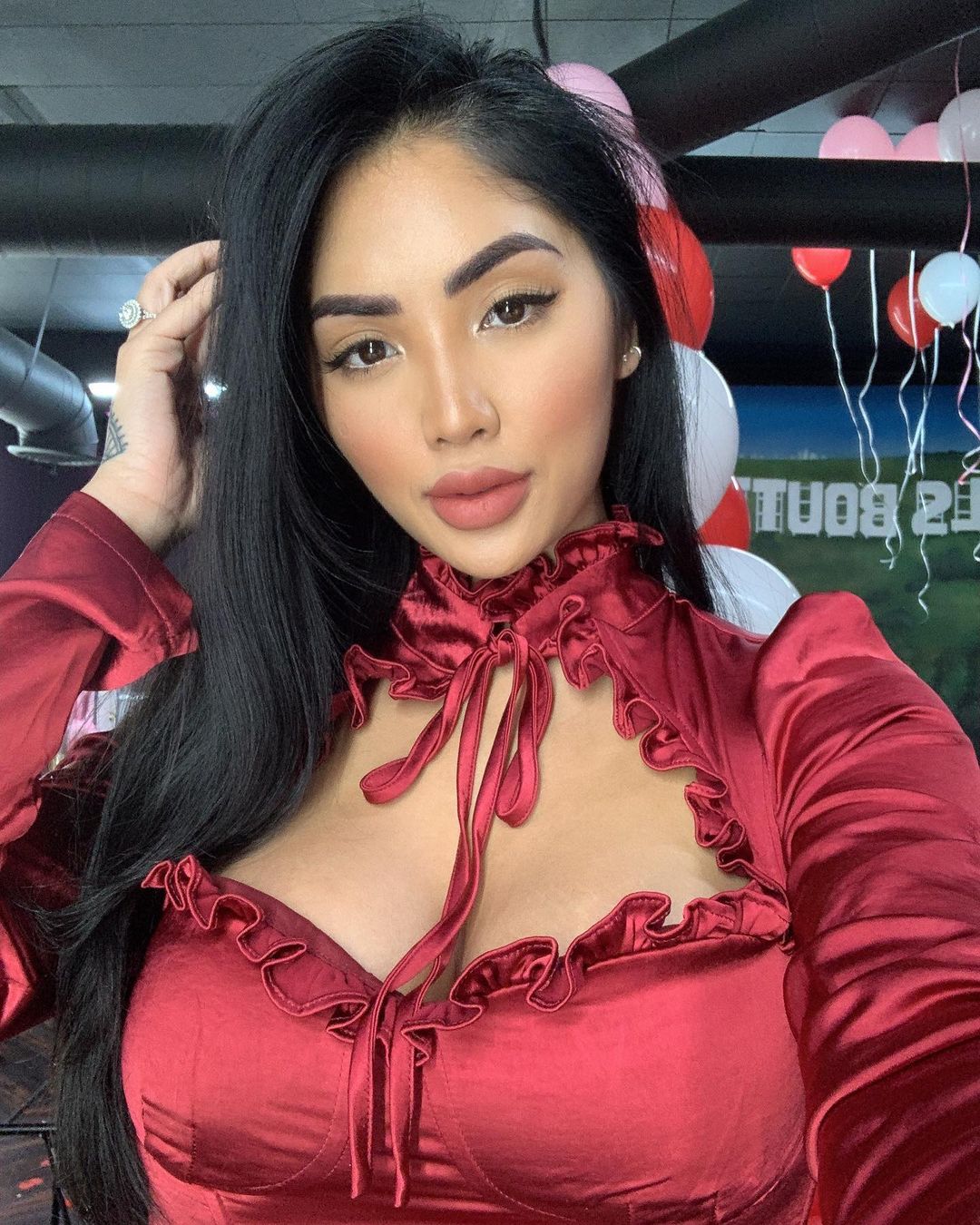 Marie Madore Hot photo 30