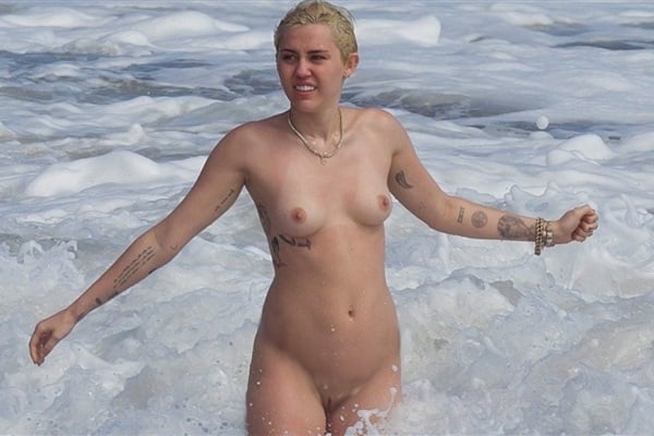 Miley Cyrus Nude Picture photo 12