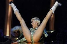 Miley Cyrus Vagina Uncensored photo 29