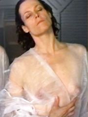 Naked Sigourney Weaver photo 19