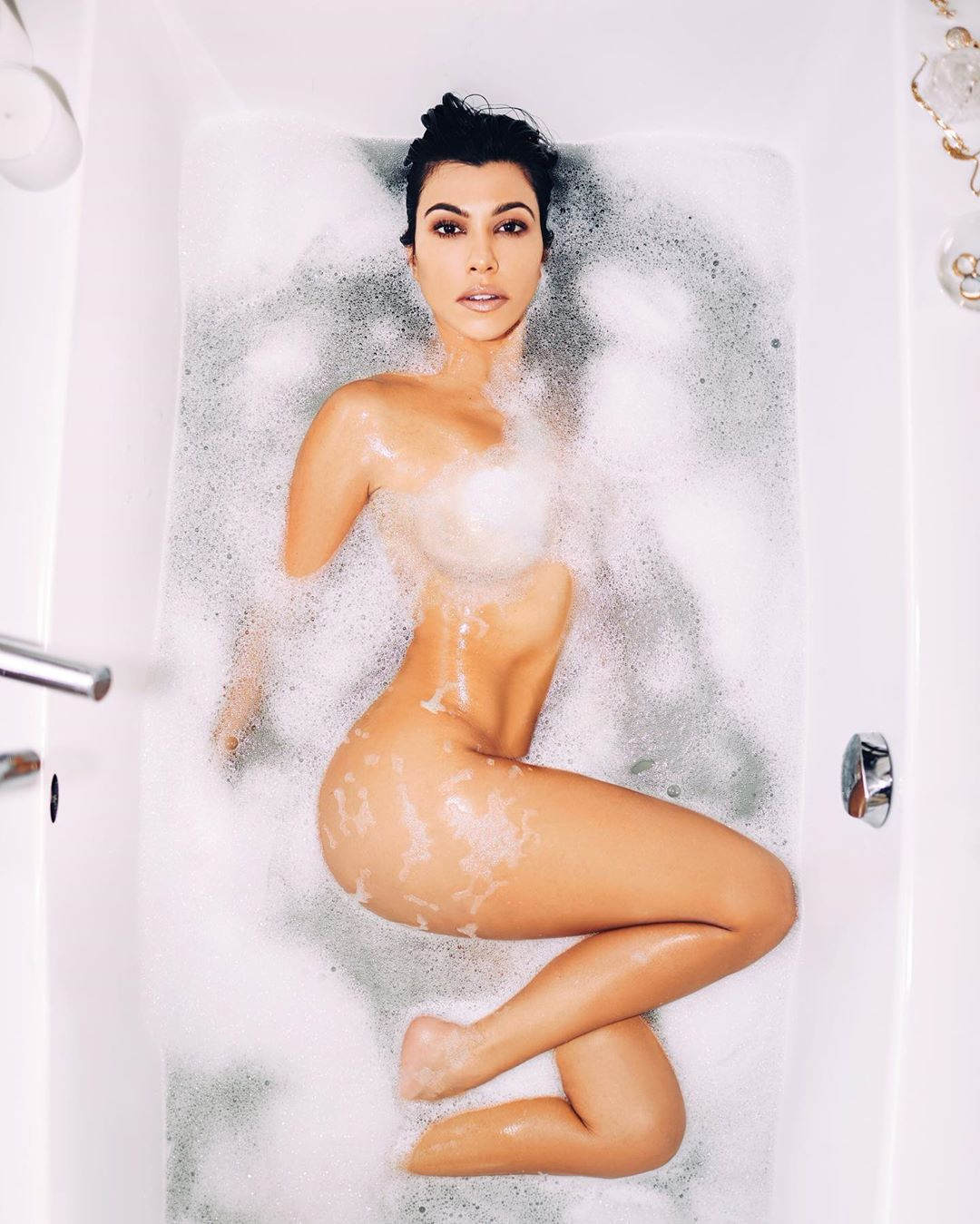 Nude Courtney Kardashian photo 3