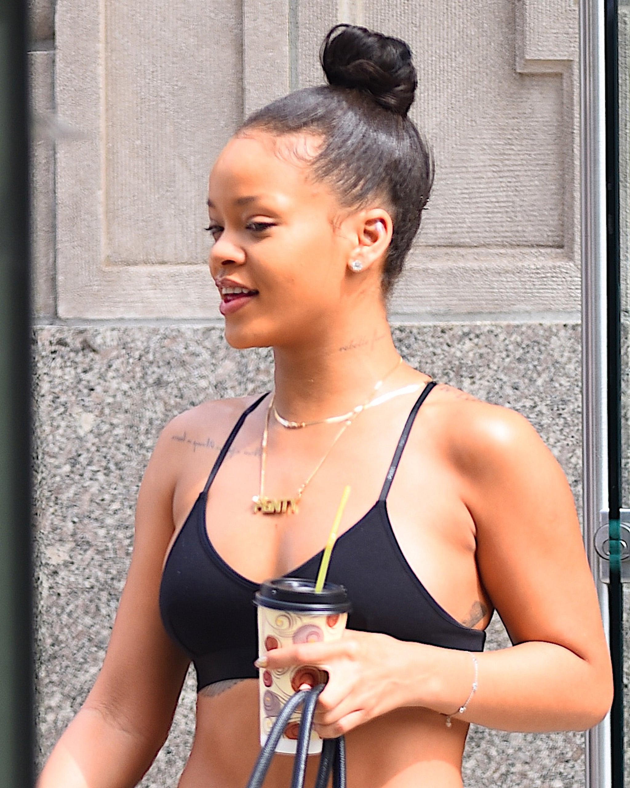 Rihanna Sexy 2016 photo 1