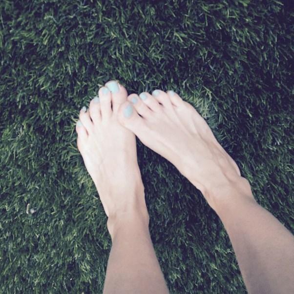 Sarah Gellar Feet photo 1