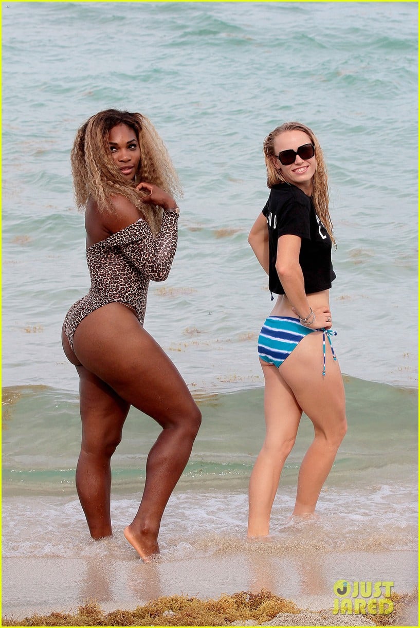 Serena Williams Beach Pics photo 4